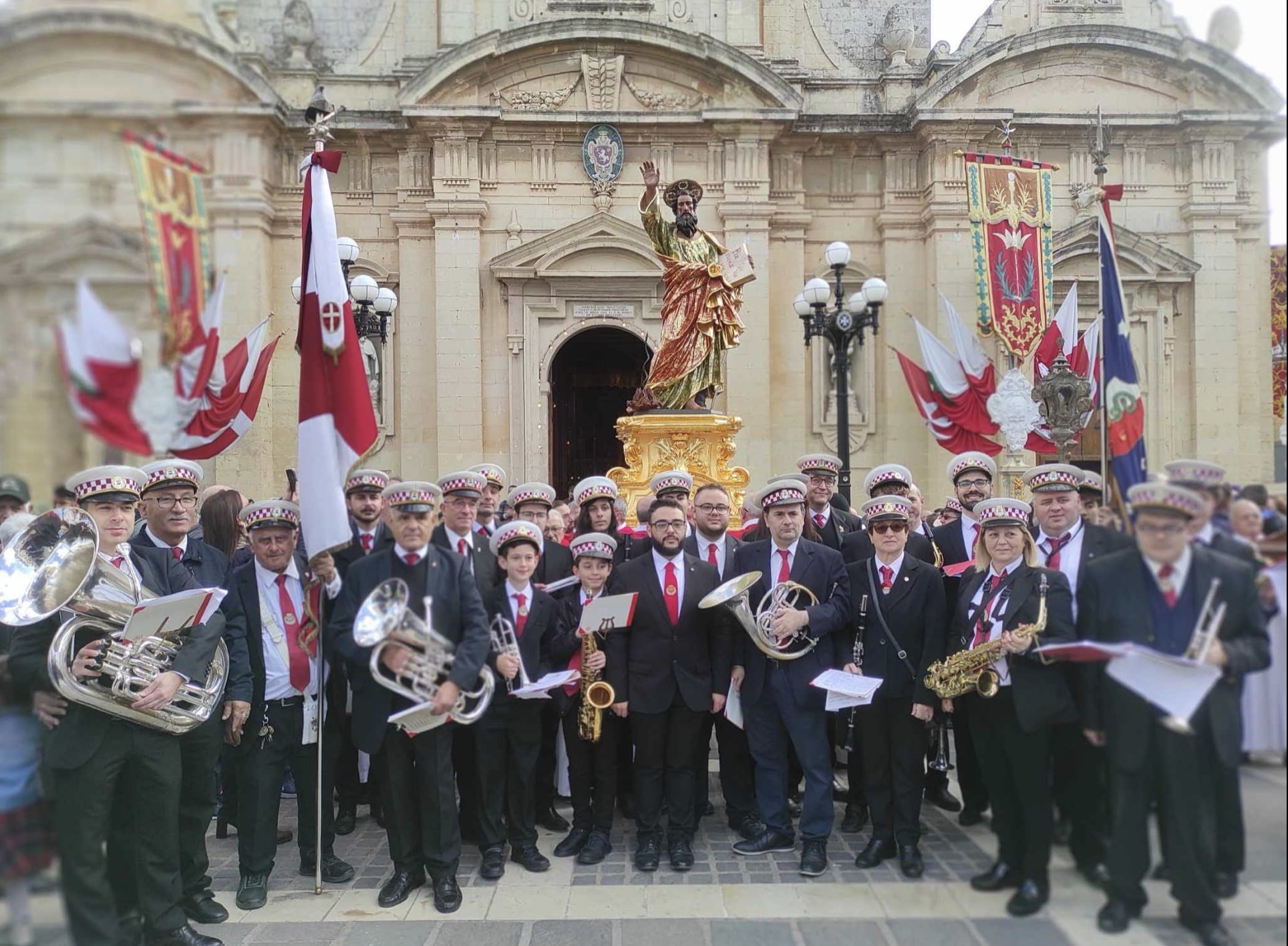 Modern picture of band